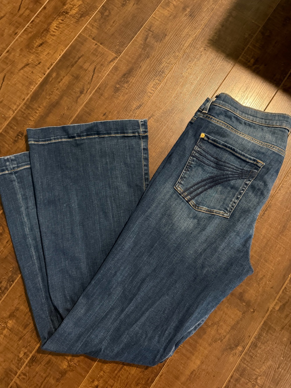 7 FOR ALL MANKIND JEANS